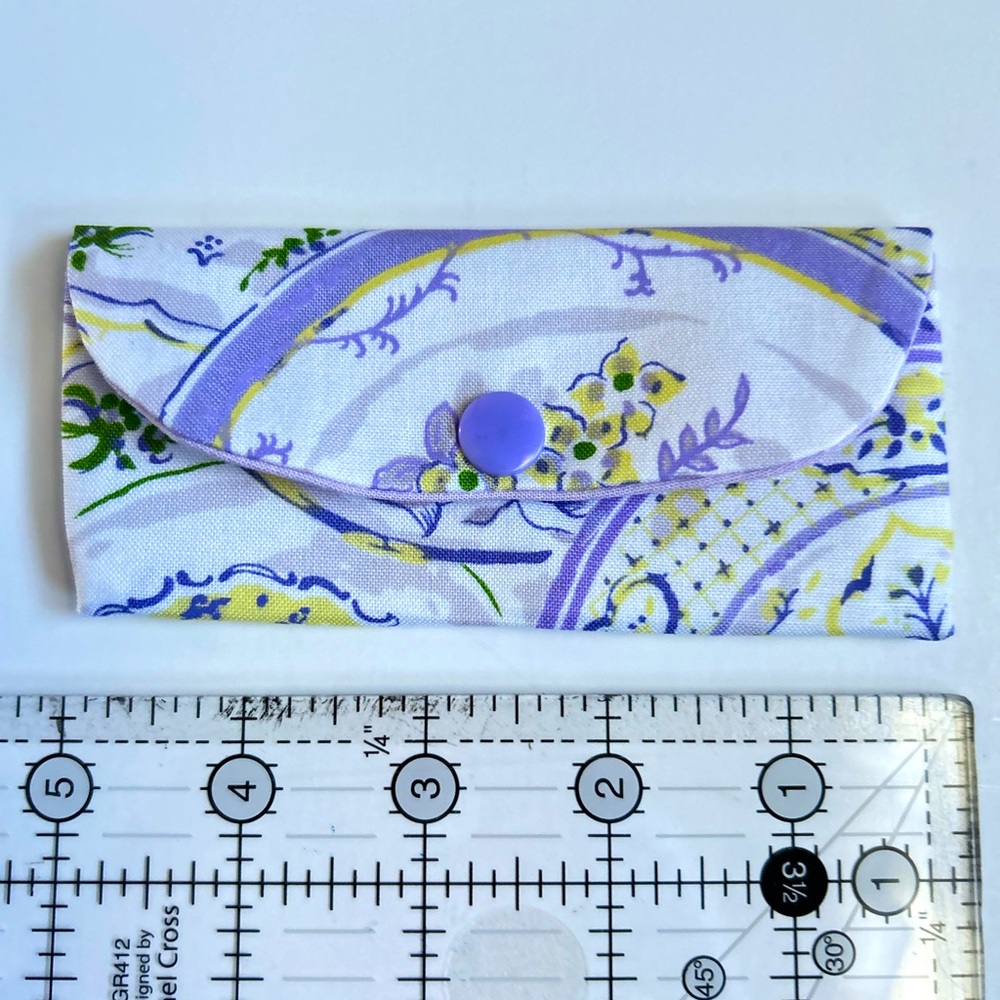 HAND CRAFTED Colorful Floral Fabric 100% Cotton Lipstick Cozy Pocket Holder - Picture 7 of 7